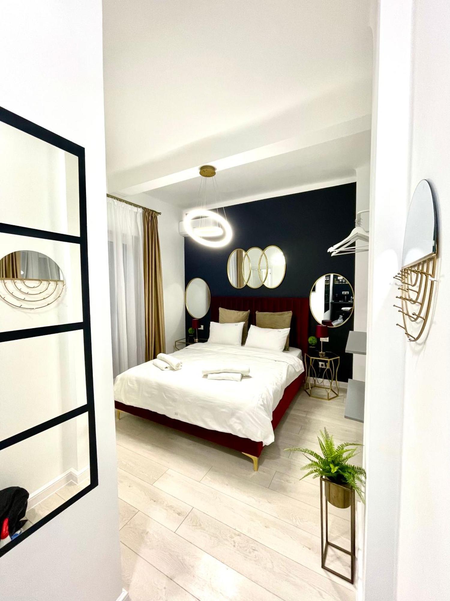 Metropole Apartments - Old City Бухарест Экстерьер фото