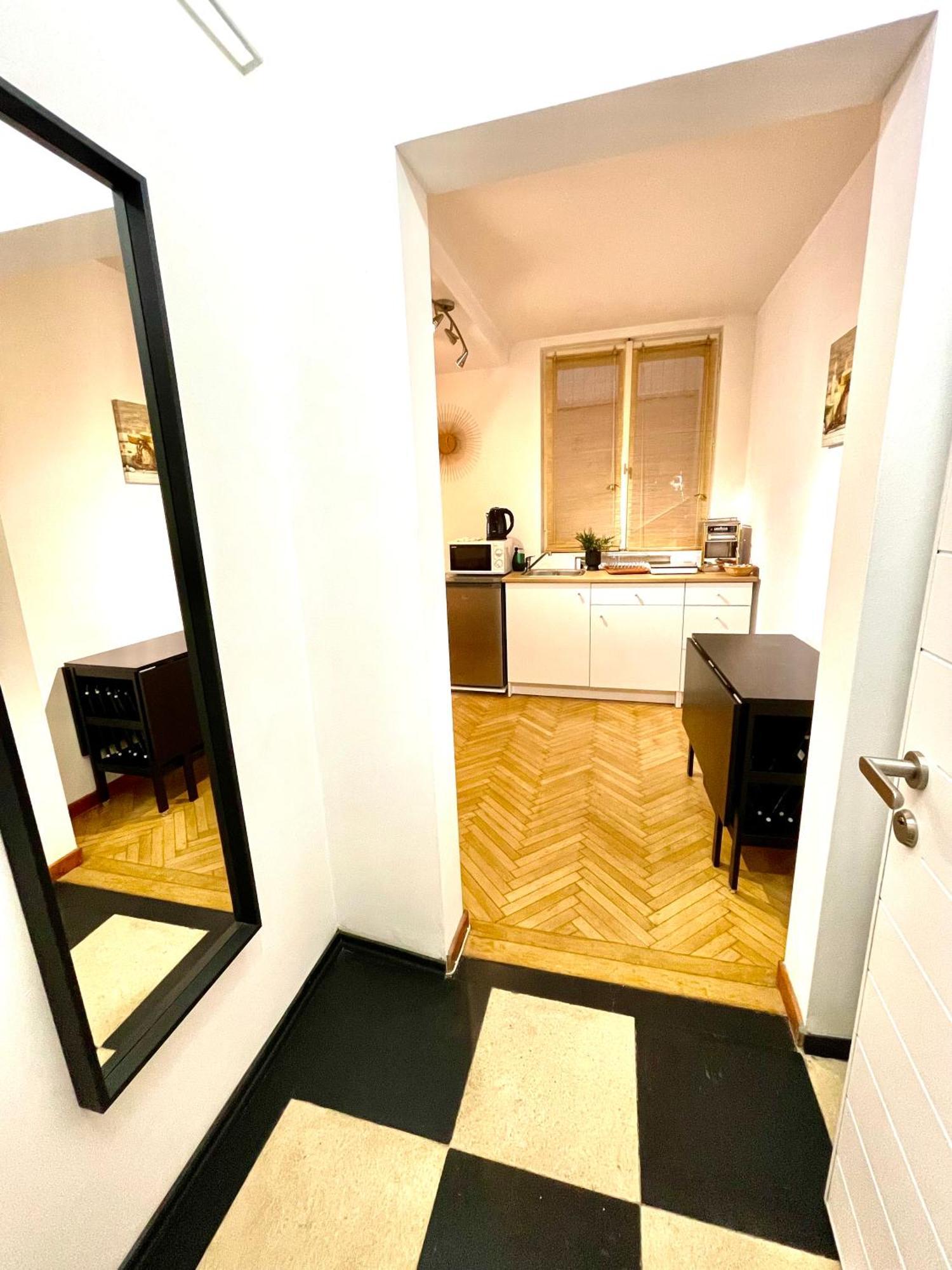 Metropole Apartments - Old City Бухарест Экстерьер фото