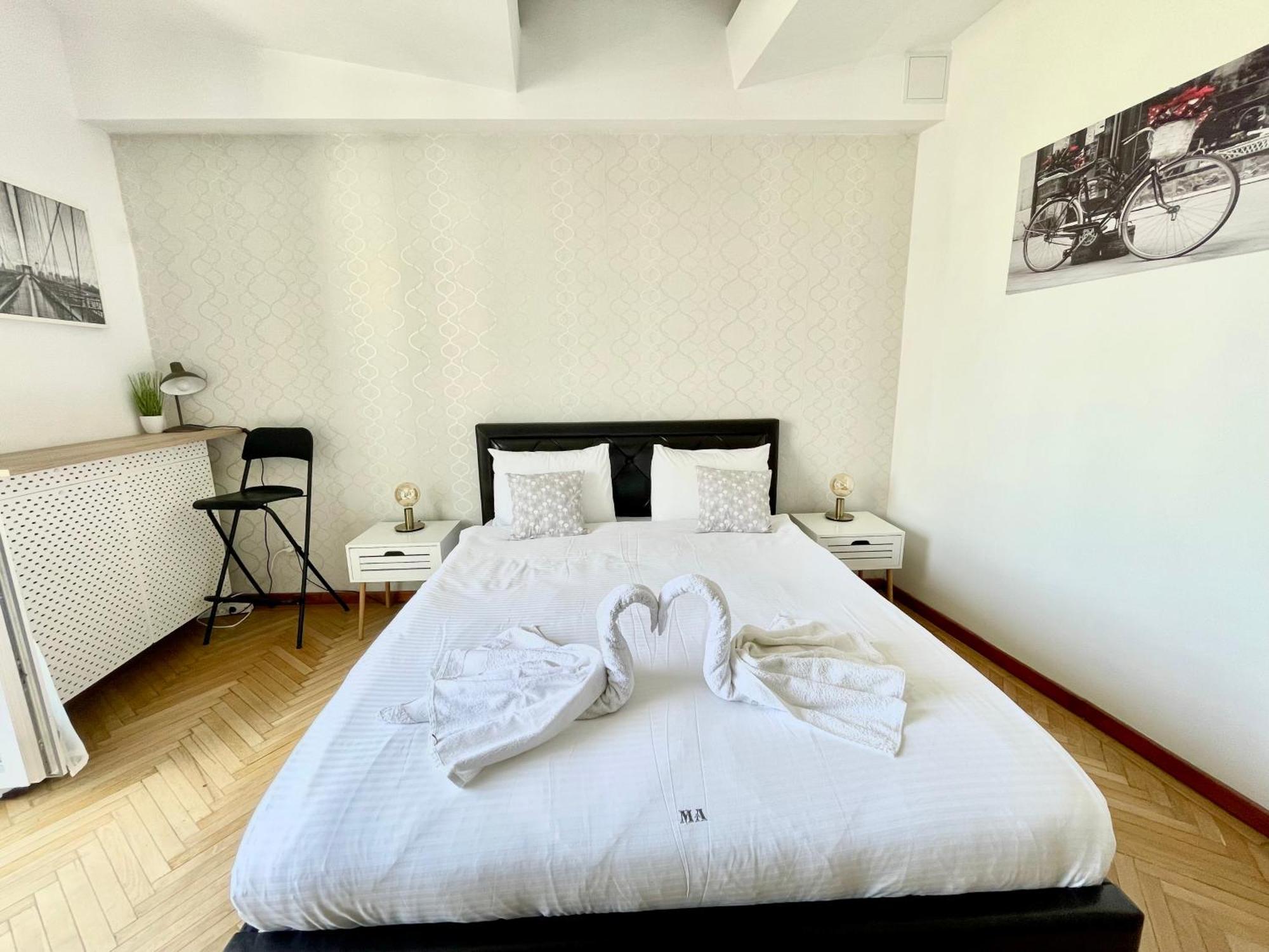 Metropole Apartments - Old City Бухарест Экстерьер фото